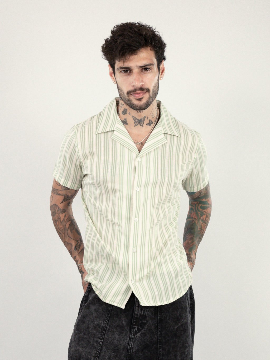 CAMISA TEJIDA VERDE OLIVO