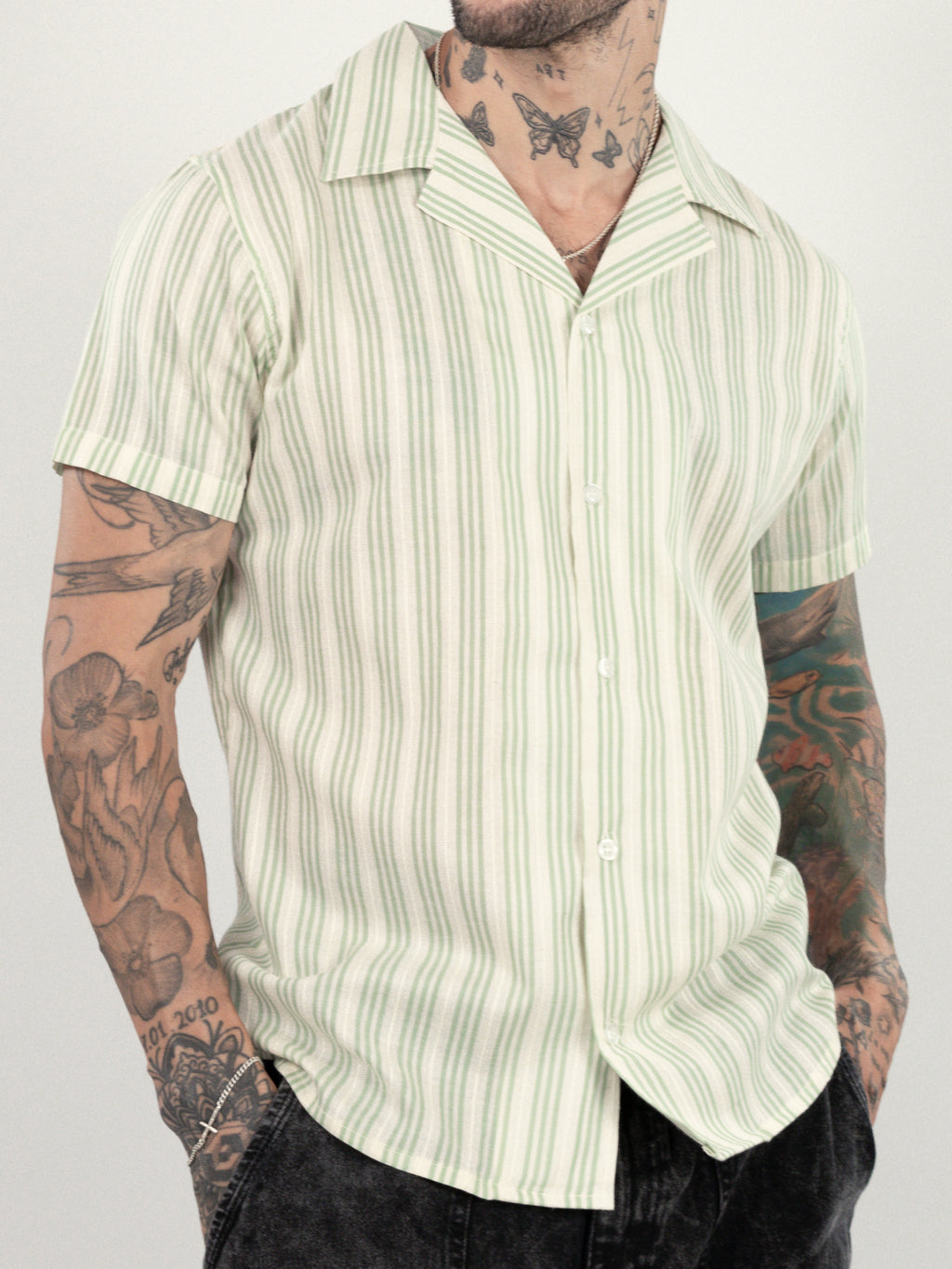 CAMISA TEJIDA VERDE OLIVO